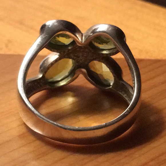 Peridot Arya Ring 🌿 - Picture 5 of 8